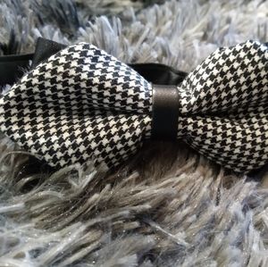 Houndstooth bow tie
